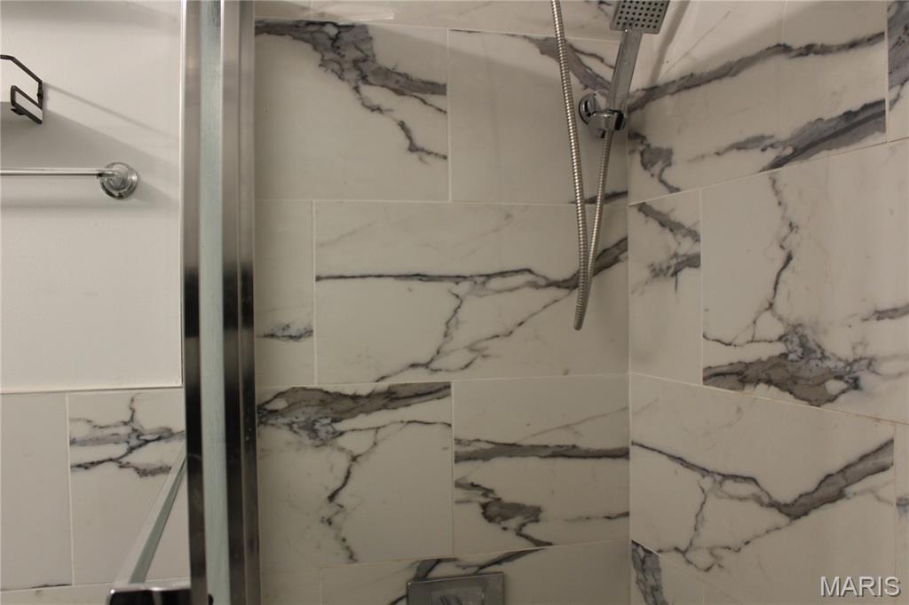 Hazelcrest Iii Condo - Residential