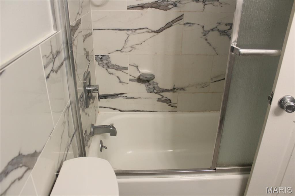 Hazelcrest Iii Condo - Residential