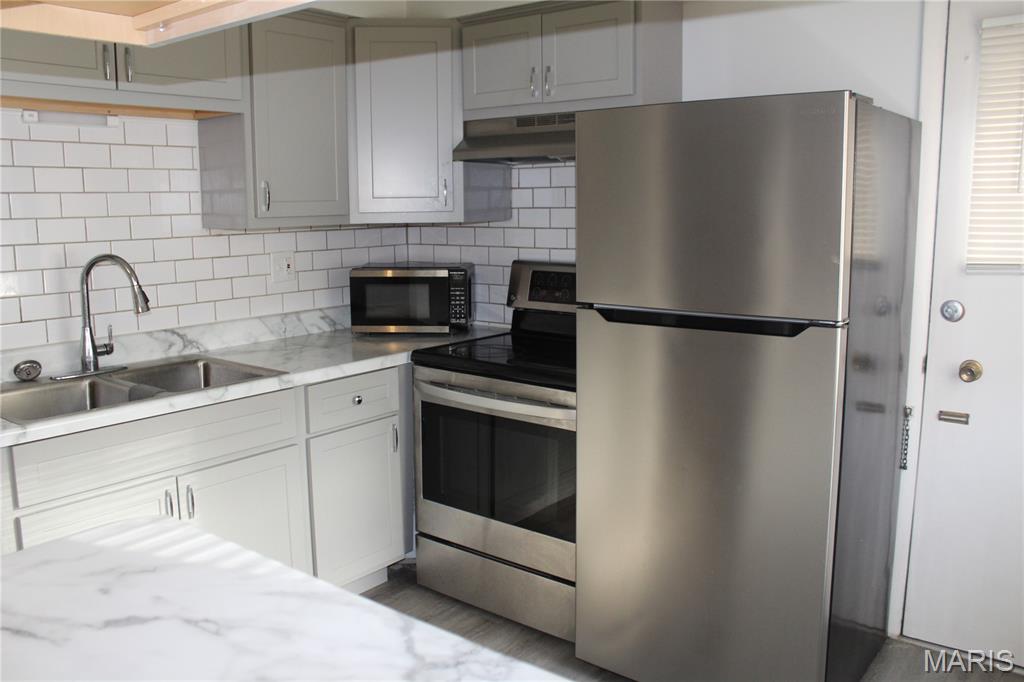 Hazelcrest Iii Condo - Residential