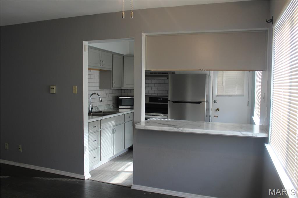 Hazelcrest Iii Condo - Residential