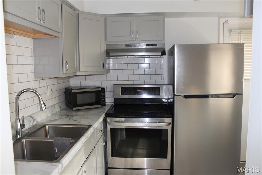 Hazelcrest Iii Condo - Residential