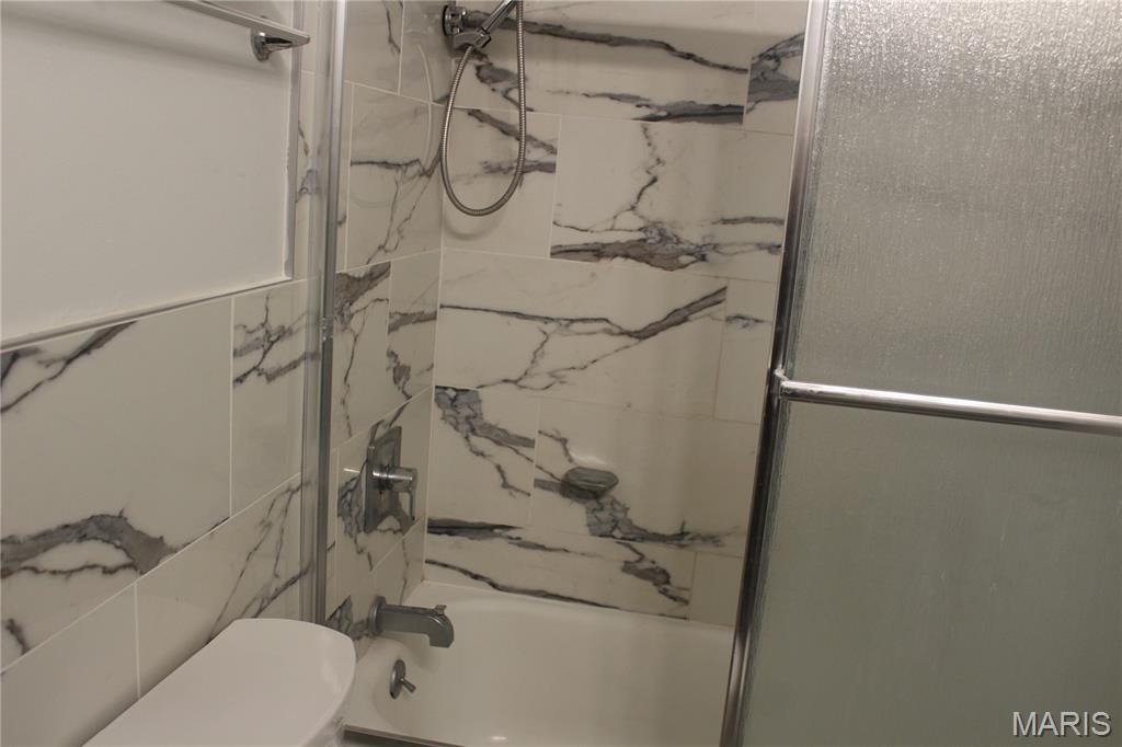 Hazelcrest Iii Condo - Residential