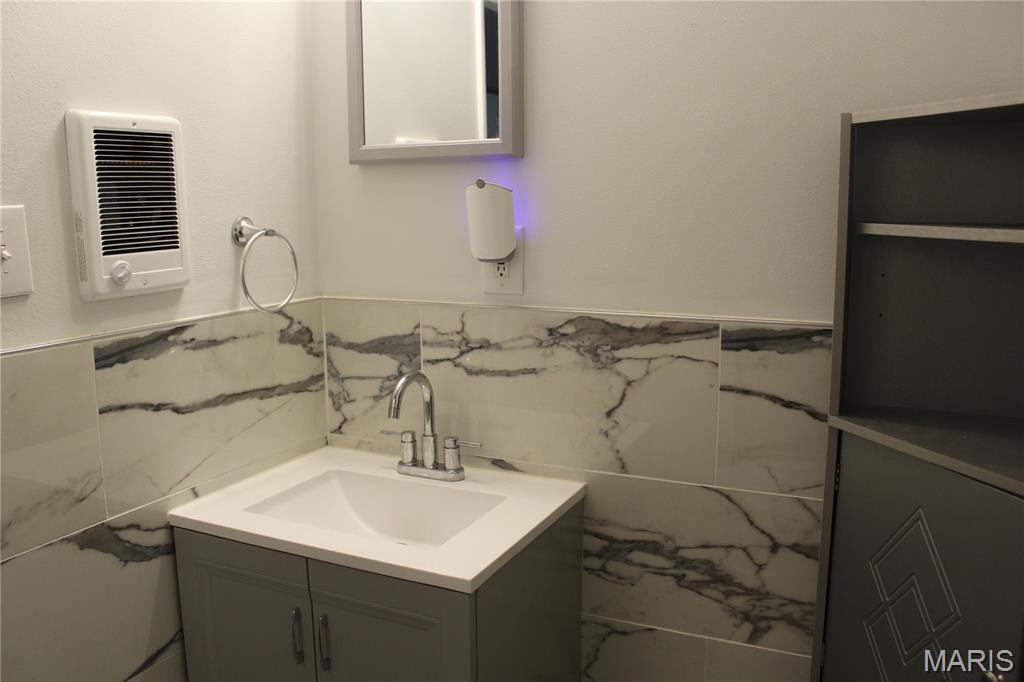 Hazelcrest Iii Condo - Residential