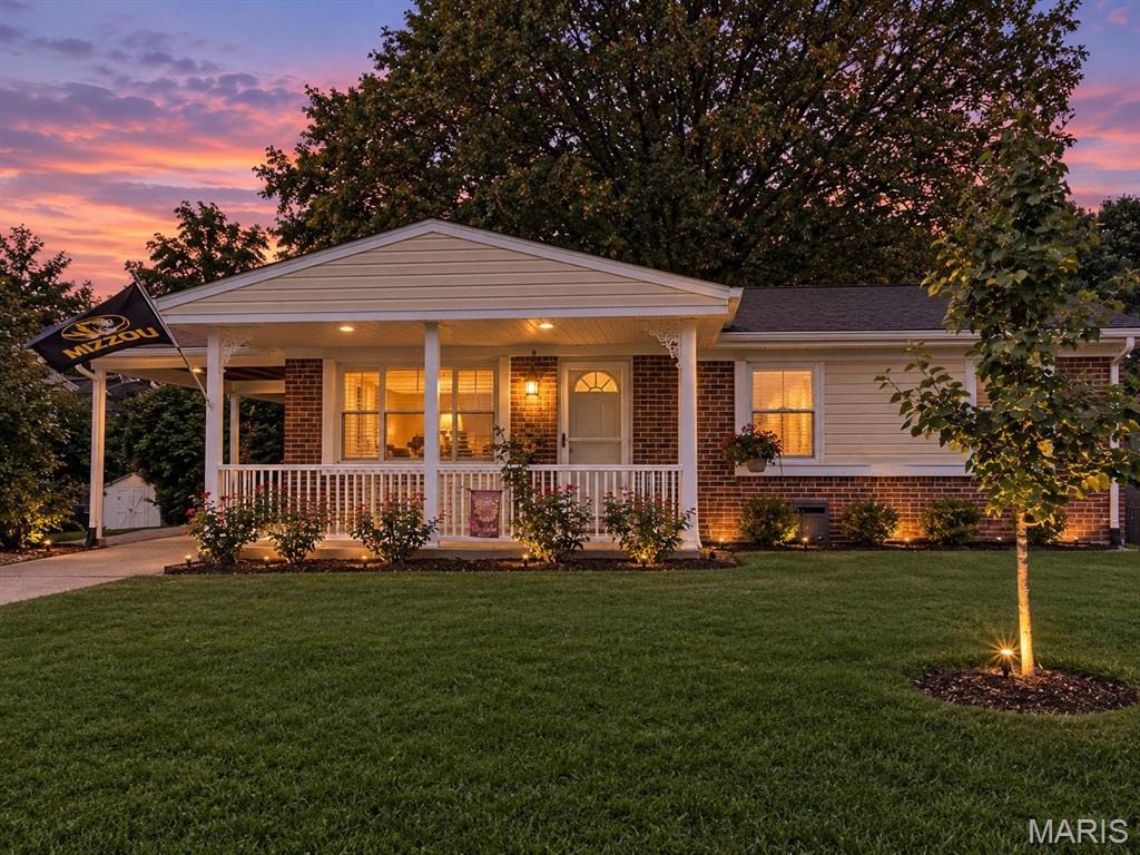 Photo of 2809 Penbrooke Lane, Unincorporated, MO 63301 (MLS # 26066882)