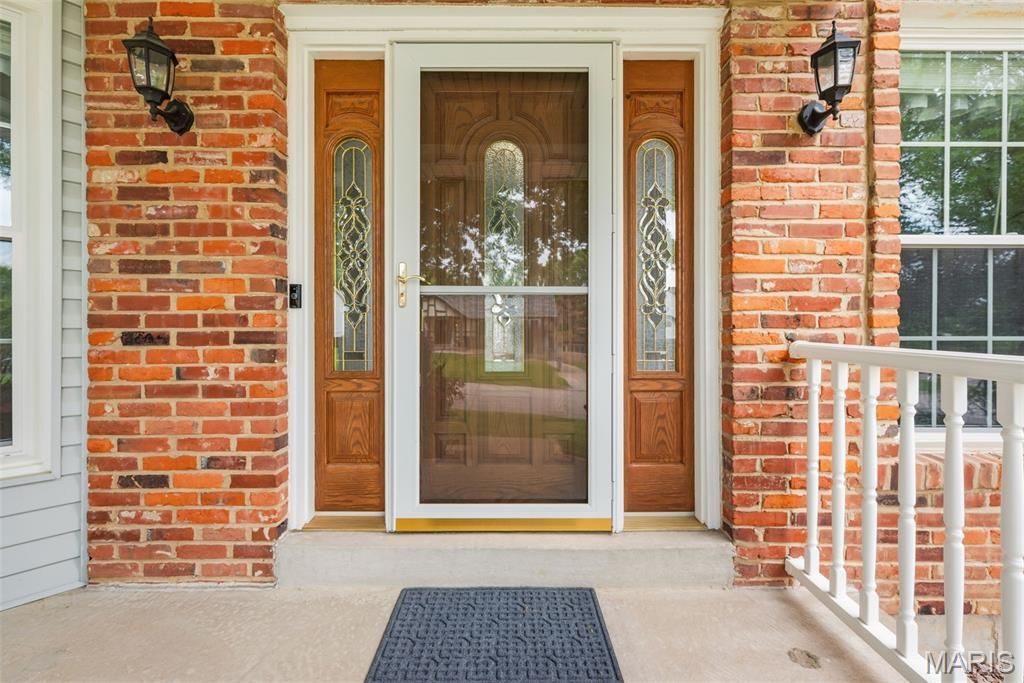 Photo of 6 Belcourt Circle, St Charles, MO 63304 (MLS # 26028593)