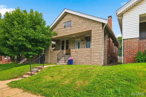 Photo of 5933 Arsenal Street, St Louis, MO 63139 (MLS # 26033896)