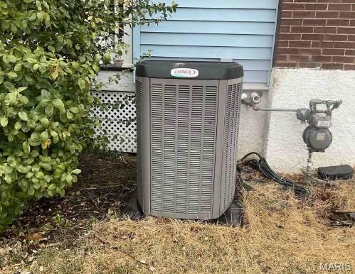 7096 Tholozan Avenue