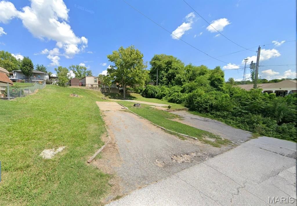 Photo of 1719 Willow Oak Drive, Pevely, MO 63070 (MLS # 26019820)