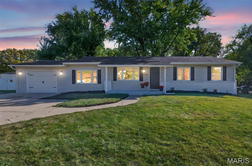 Photo of 2907 Lyme Street, St Charles, MO 63301 (MLS # 25073501)