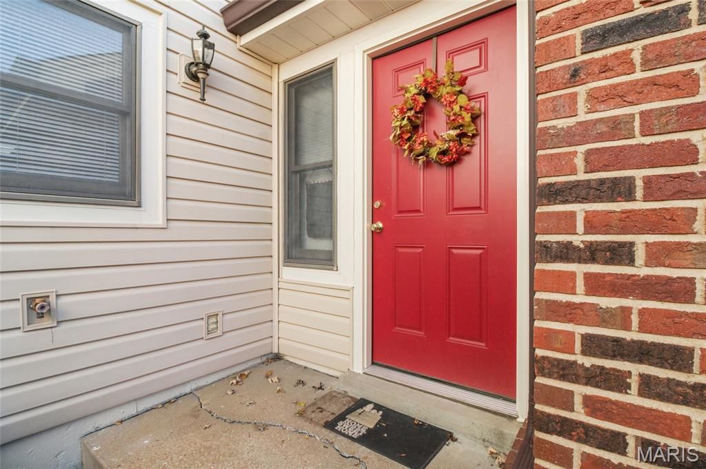 Photo of 5533 Duchesne Parque Drive, Unincorporated, MO 63128 (MLS # 25073411)