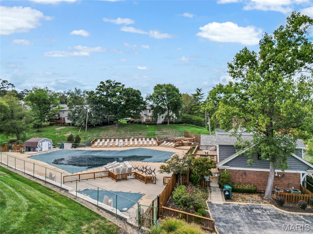 Brentwood Forest Condo Ph Four - Residential