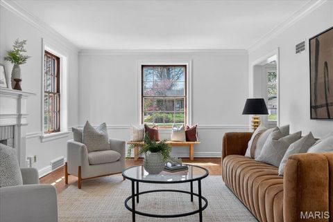 Tiny photo for 1 Forest Glen Lane, Kirkwood, MO 63122 (MLS # 26021352)