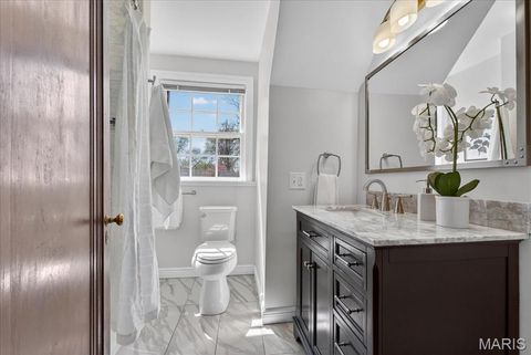 Tiny photo for 1 Forest Glen Lane, Kirkwood, MO 63122 (MLS # 26021352)