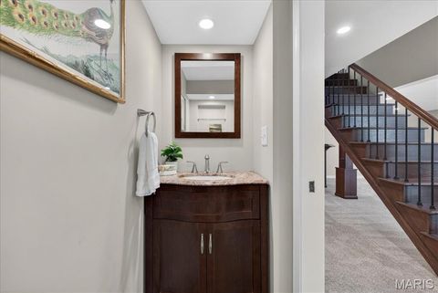 Tiny photo for 1 Forest Glen Lane, Kirkwood, MO 63122 (MLS # 26021352)