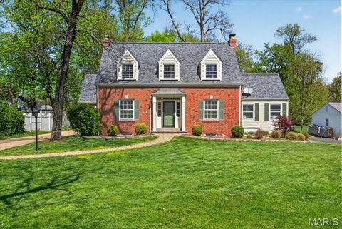 Photo of 1 Forest Glen Lane, Kirkwood, MO 63122 (MLS # 26021352)