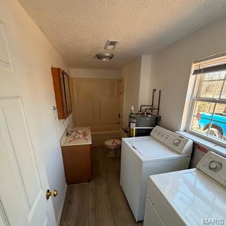 L F Daltons 03 - Residential