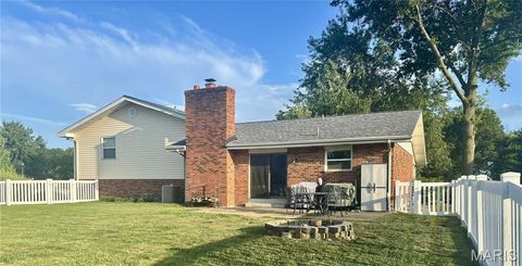 Tiny photo for 423 Ancestry Drive, St Peters, MO 63376 (MLS # 26046728)