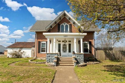 Photo of 107 N Division, Duquoin, IL 62832 (MLS # 26017233)