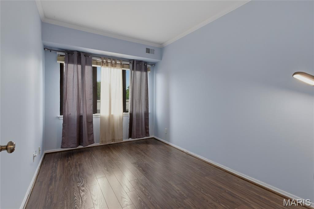 Shaw Park Place Condo - Residential