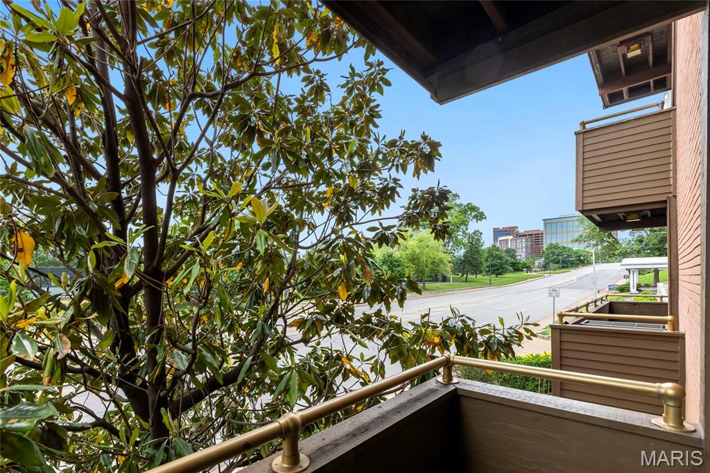 Shaw Park Place Condo - Residential