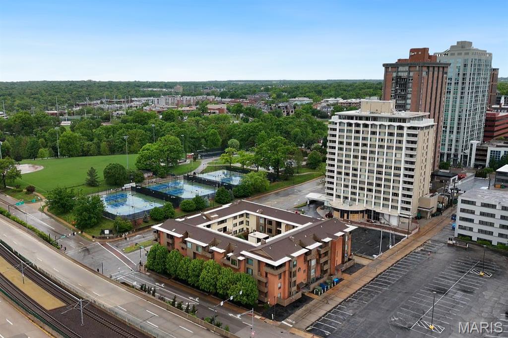 Shaw Park Place Condo - Residential