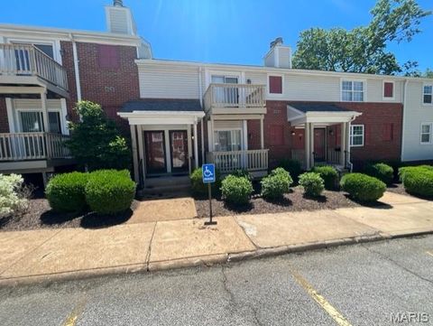 Photo of 9174 Robin Court, Brentwood, MO 63144 (MLS # 25053852)