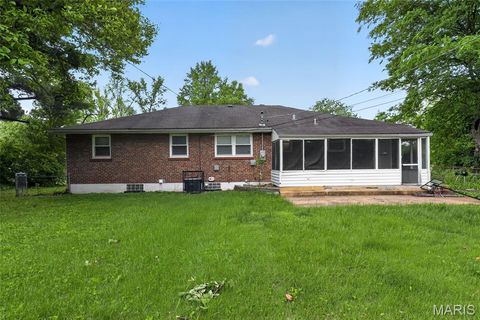 Tiny photo for 1001 Olympia Drive, St Louis, MO 63135 (MLS # 26026453)