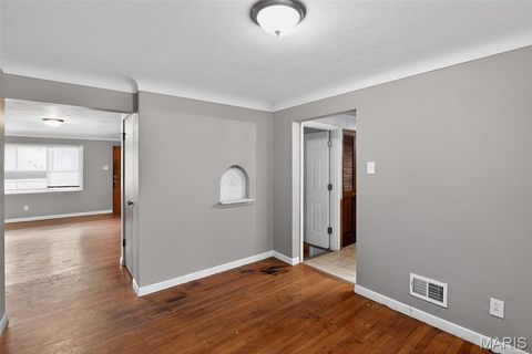 Tiny photo for 1001 Olympia Drive, St Louis, MO 63135 (MLS # 26026453)