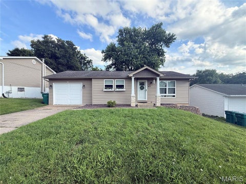 Photo of 612 Banks Drive, Pevely, MO 63070 (MLS # 26035995)