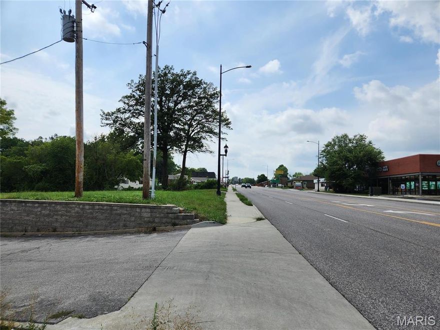 Two commercial lots being sold together.  2425 and 2431 W. Clay total approximately 2.37 acres.  Great frontage along W. Clay and located near Lindenwood University, US Bank, Edward Jones, Plaza Tire, O'Reilly Auto Part, and more.  Just minutes from either First Capital Dr., Zumbehl Rd. and Hwy 70.  Approximately 210 feet of W. Clay frontage. Location: High Traffic