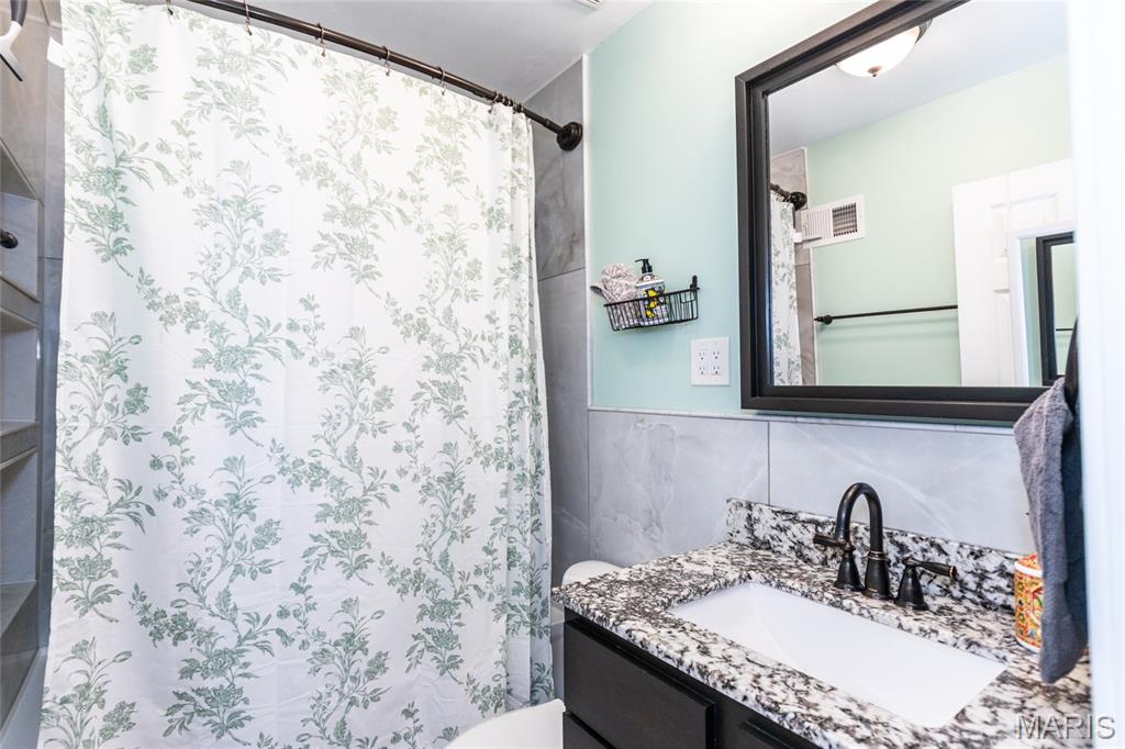 St Louis, Missouri 63129, United States, 2 Bedrooms Bedrooms, ,2 BathroomsBathrooms,Residential,Active,206290