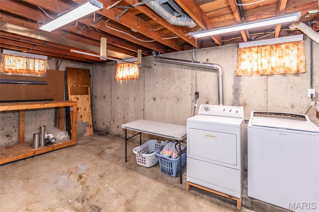 St Louis, Missouri 63129, United States, 2 Bedrooms Bedrooms, ,2 BathroomsBathrooms,Residential,Active,206290