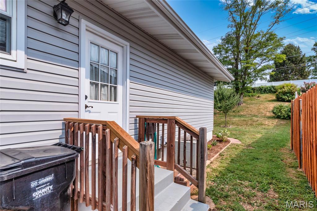 St Louis, Missouri 63129, United States, 2 Bedrooms Bedrooms, ,2 BathroomsBathrooms,Residential,Active,206290