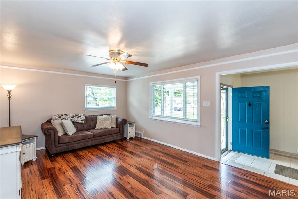 St Louis, Missouri 63129, United States, 2 Bedrooms Bedrooms, ,2 BathroomsBathrooms,Residential,Active,206290