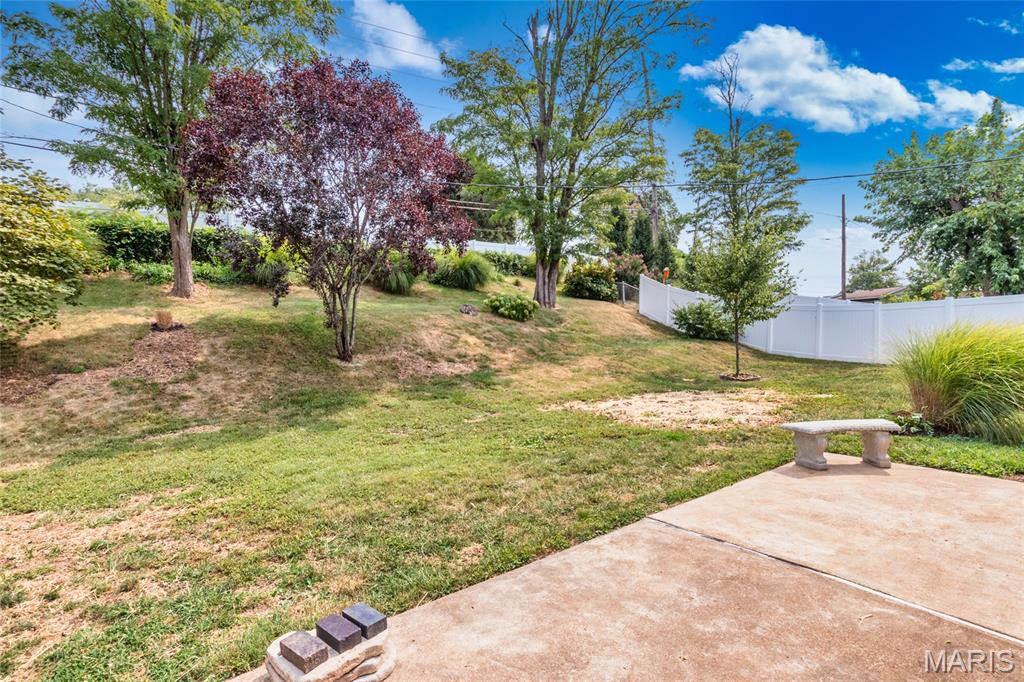 St Louis, Missouri 63129, United States, 2 Bedrooms Bedrooms, ,2 BathroomsBathrooms,Residential,Active,206290