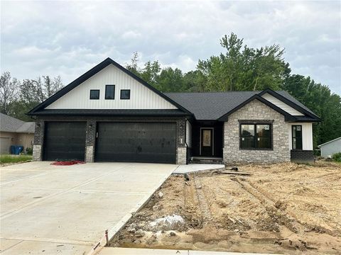10 Ellington Drive Troy IL 62294