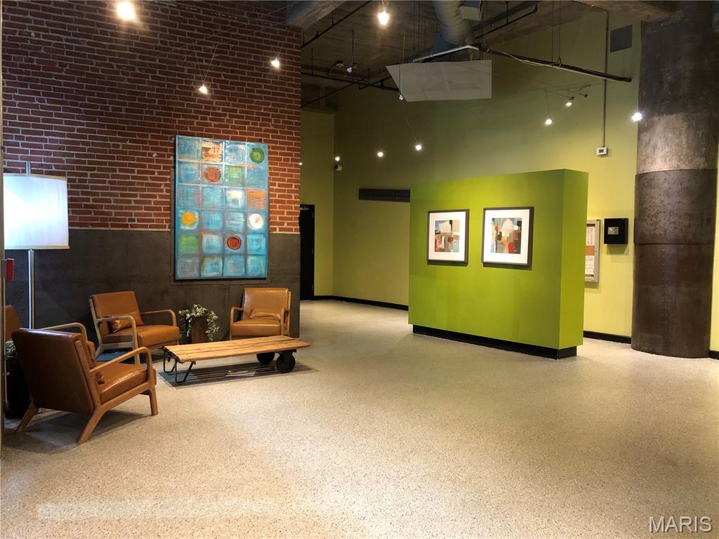 1010 Saint Charles Street 803