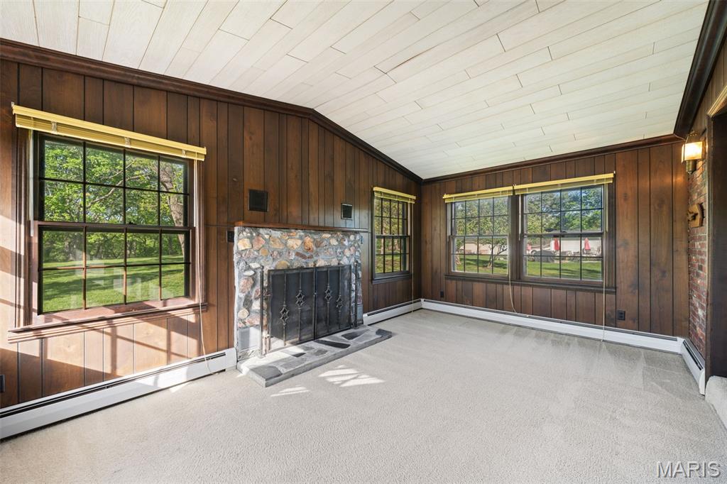Barker Manor - Residential