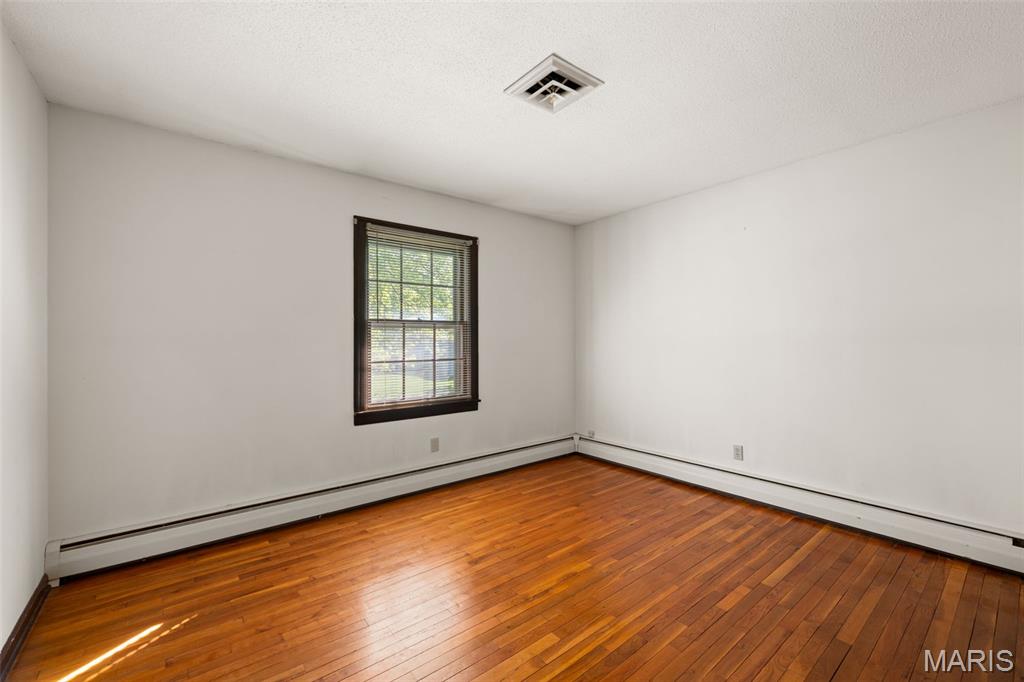Barker Manor - Residential