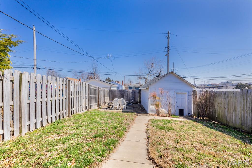 Laclede J Howards - Residential