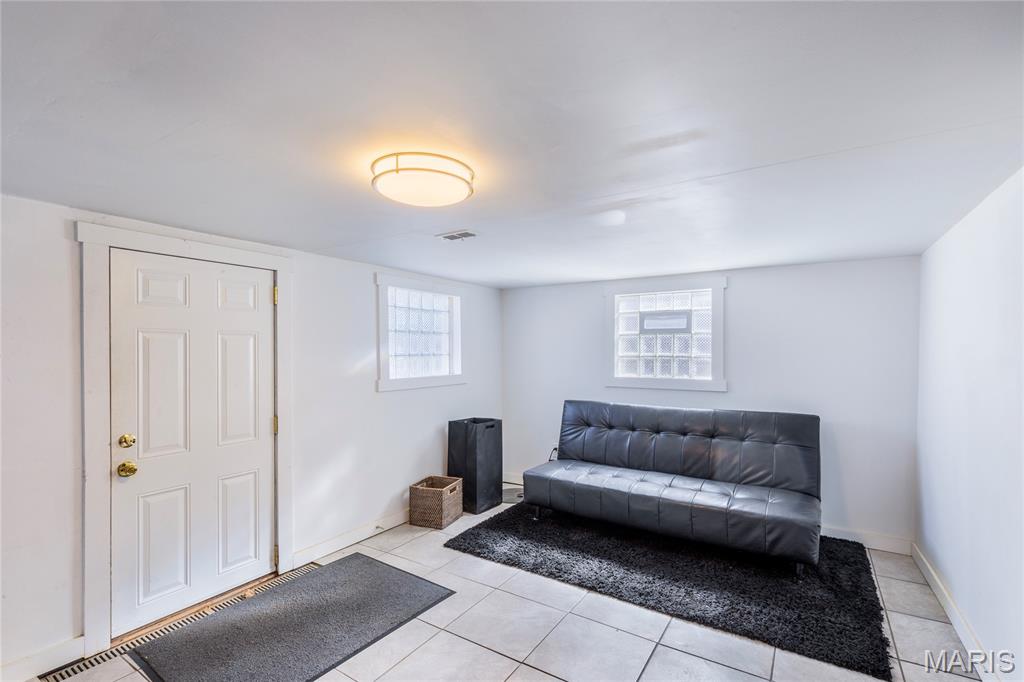 Laclede J Howards - Residential