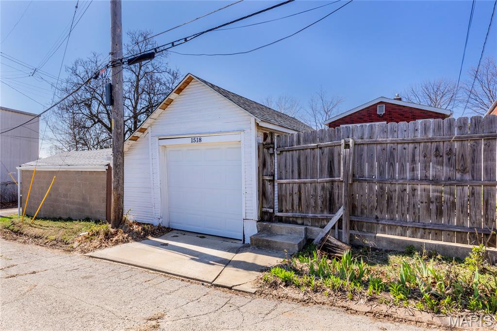 Laclede J Howards - Residential