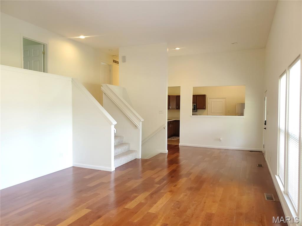 698 Carriage Lane