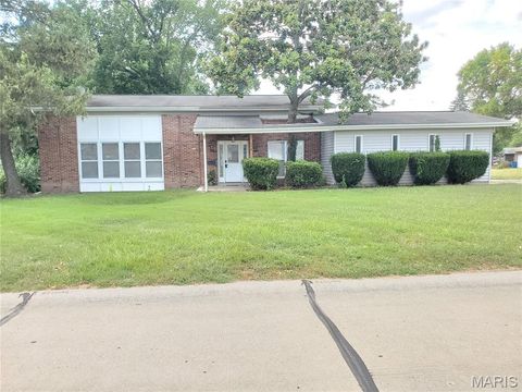 698 Carriage Lane Hazelwood MO 63042
