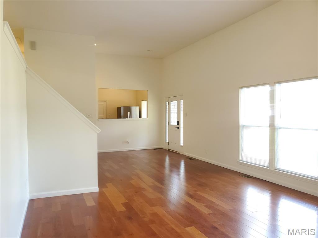 698 Carriage Lane