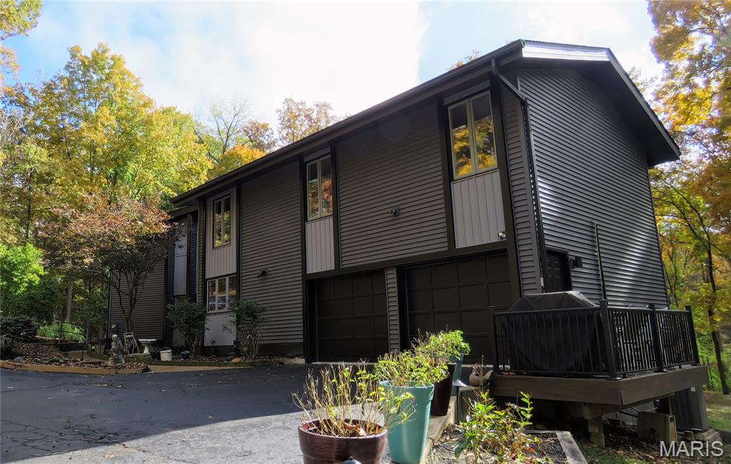 5 Chesterfield Lakes Road