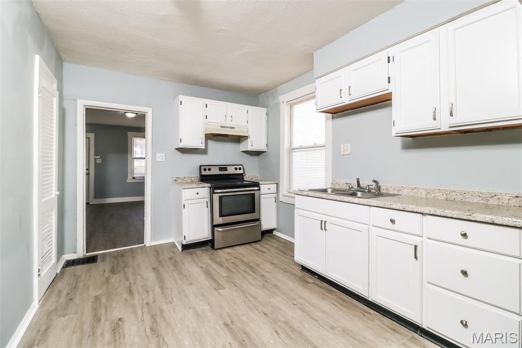 West Walnut Manor - Residential