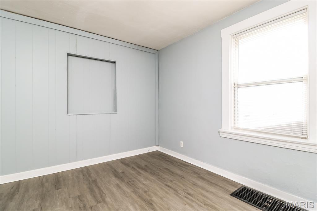 West Walnut Manor - Residential