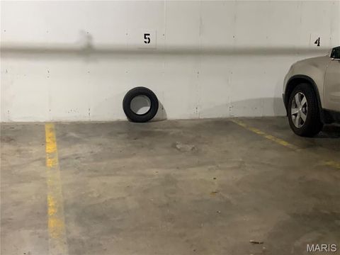 Tiny photo for 1521 Hedgeford Drive #5, Chesterfield, MO 63017 (MLS # 26000178)