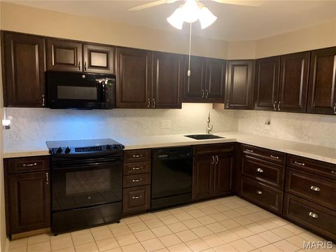 Tiny photo for 1521 Hedgeford Drive #5, Chesterfield, MO 63017 (MLS # 26000178)